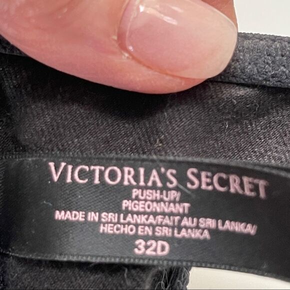 Victoria's Secret Front Clasp Pushup Bra with Cotton‎ Lace Back - 32D - Picture 2 of 6